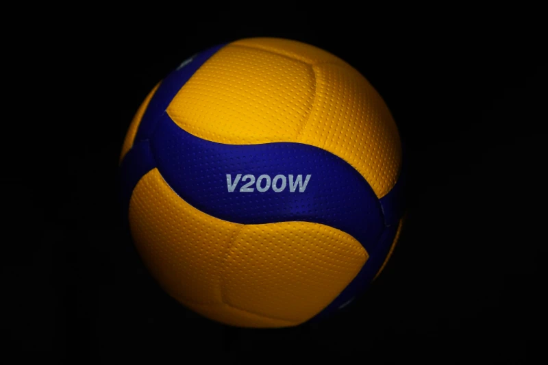 Волейбольный мяч Mikasa v200w